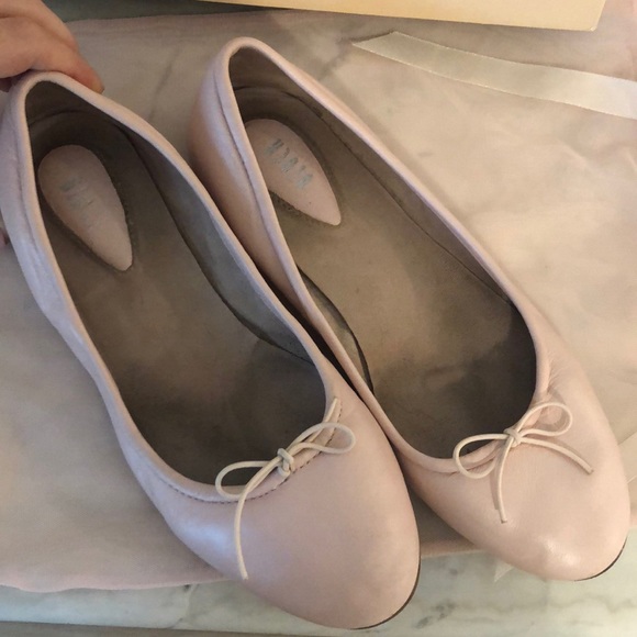 SOLD Bloch Pearl Pink Ballet Flats - Picture 3 of 7